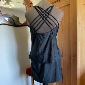 Island Escape tankini size 10 shelf bra no padding Ruched bottoms can shorten